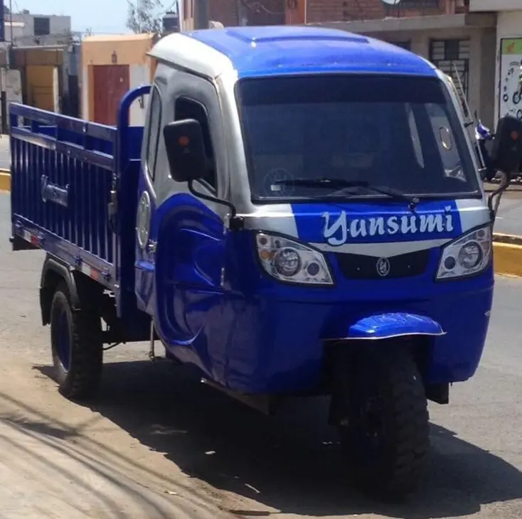 motocarro con cabina cerrada